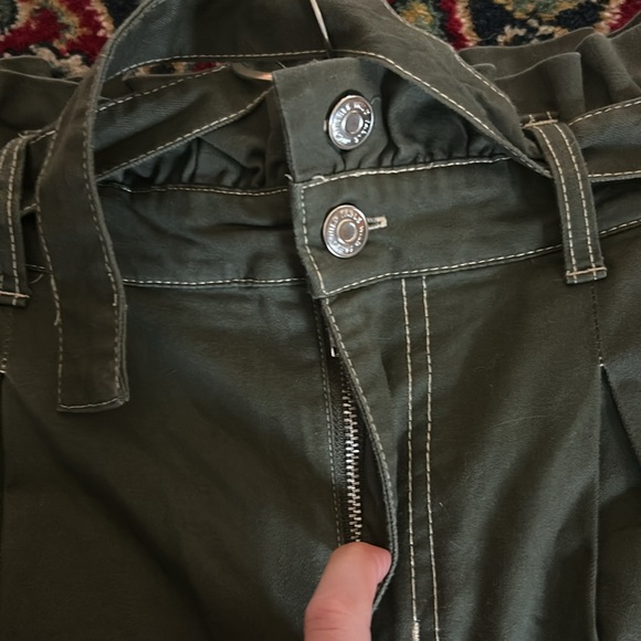 Wild Fable High Rise Paper Bag Army Green Pants EUC - Picture 6 of 10